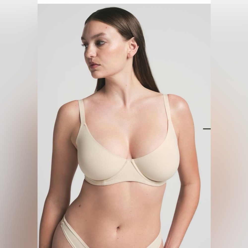 SKIMS NEW Sand Women’s No Show Unlined Molded Demi Bra 34DDD - Picture 10 of 10